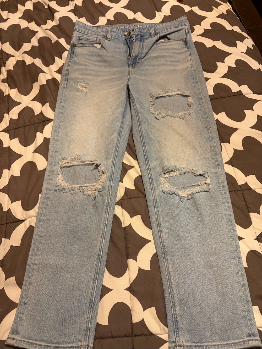 American Eagle Outfitters Light Blue Distressed Straight Leg Jeans